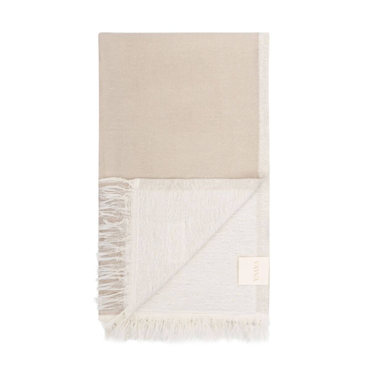 Schnelltrocknendes Saunatuch (90x170 cm) aus 60% Baumwolle + 40% Bambus für Damen | Saunatuch in der Farbe Beige/Cappuccino | Vorderseite gefaltet vor weißem Hintergrund