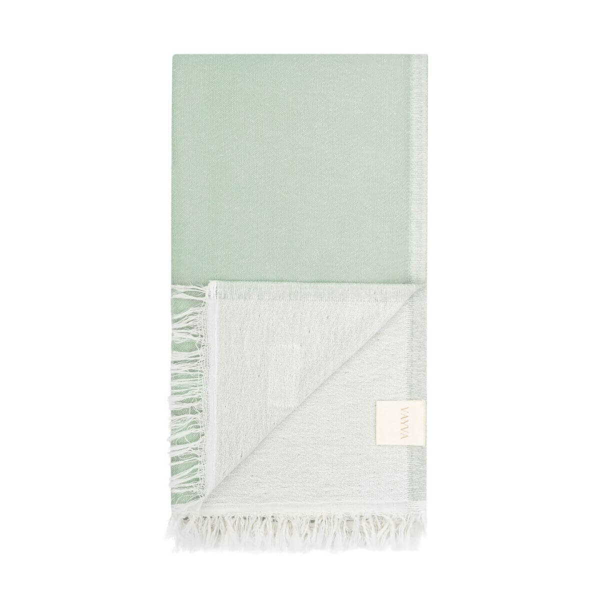 Premium Handtuch / Saunatuch / Strandtuch, in der Größe 90 x 170 cm, in der Farbe Grüntee/Creme, 60% Baumwolle + 40% Bambus, Vorderseite gefaltet vor weißem Hintergrund