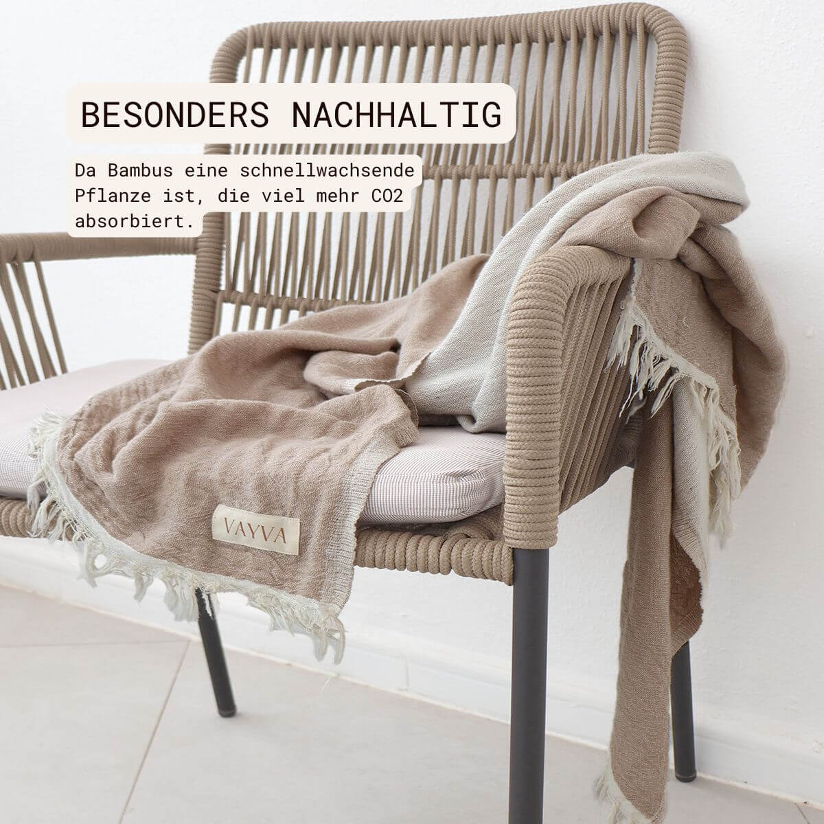 Leichtes Strandtuch (90x170 cm) aus Bambus und OEKO-TEX zertifizierter Baumwolle für Damen | Strandtuch in der Farbe Cappuccino besonders nachhaltig