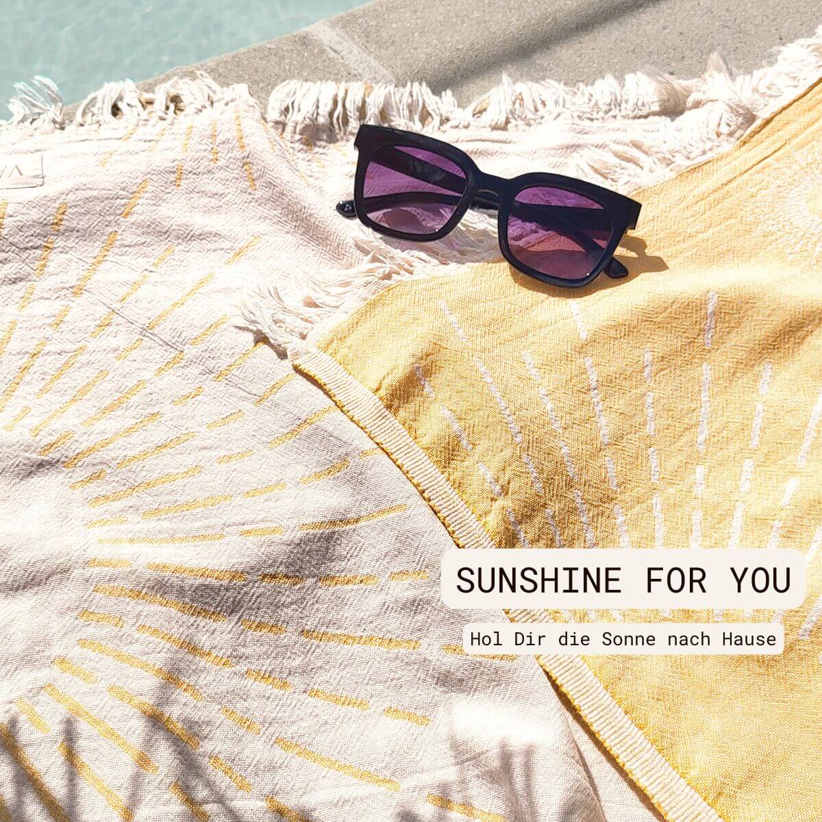 Leichtes Strandtuch (95x170 cm) aus 100% OEKO-TEX zertifizierter Baumwolle für Damen | Strandtuch in der Farbe Gelb mit Sonnenmuster am Pool