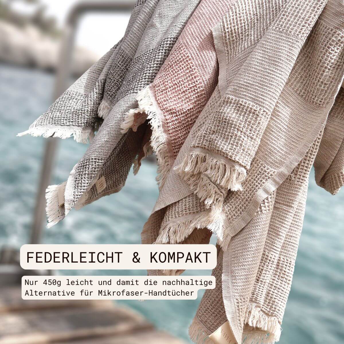 Leichtes Strandtuch (80x180 cm) mit Waffelpiqué aus recycelter und OEKO-TEX zertifizierter Baumwolle für Damen | Strandtücher hängend am Meer | Federleicht & kompakt