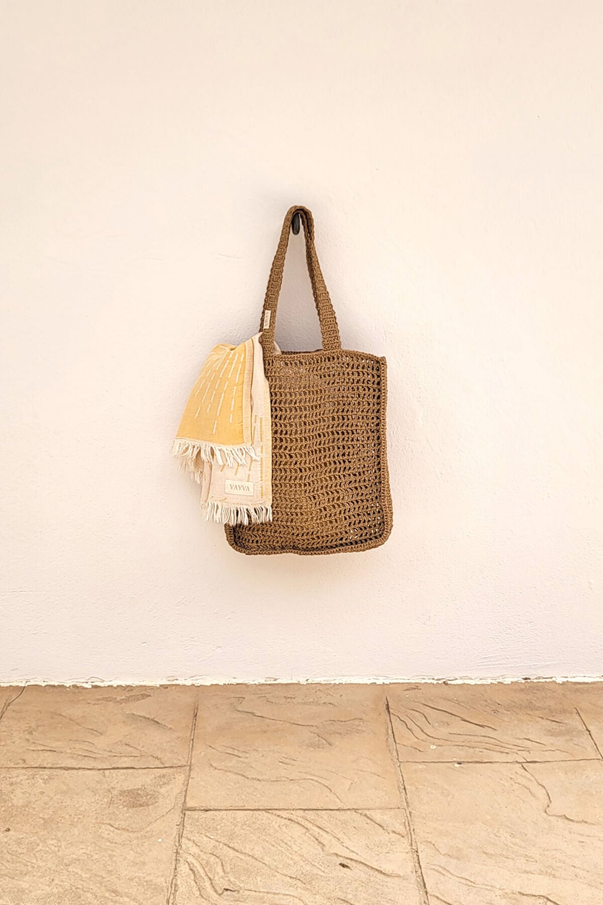 Summer Box | Premium Tasche + Handtuch / Strandtuch "Sunshine" , mit Sonnen-Muster in den Farben gelb/creme , 100% natürliche Materialien