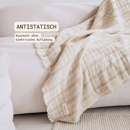 Kuscheldecke (135x200 cm) aus 70% Leinen und 30% OEKO-TEX zertifizierter Baumwolle | Kuscheldecke in der Farbe Beige | Decke als Überwurf auf Sessel