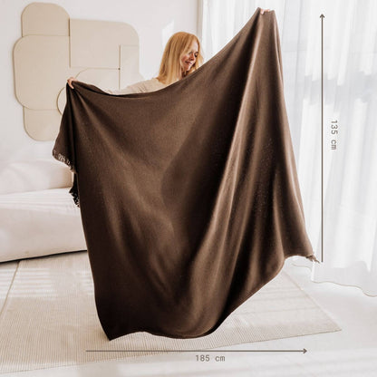 Kuscheldecke mit Bambus | (135x185 cm) aus 40% Bambus und 60% OEKO-TEX zertifizierter Baumwolle | Kuscheldecke in der Farbe Choco | Komplettansicht mit Größenangaben