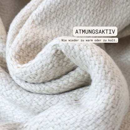 Kuscheldecke mit Bambus | (135x185 cm) aus 40% Bambus und 60% OEKO-TEX zertifizierter Baumwolle | Kuscheldecke in der Farbe Latte / Beige | Nahaufnahme
