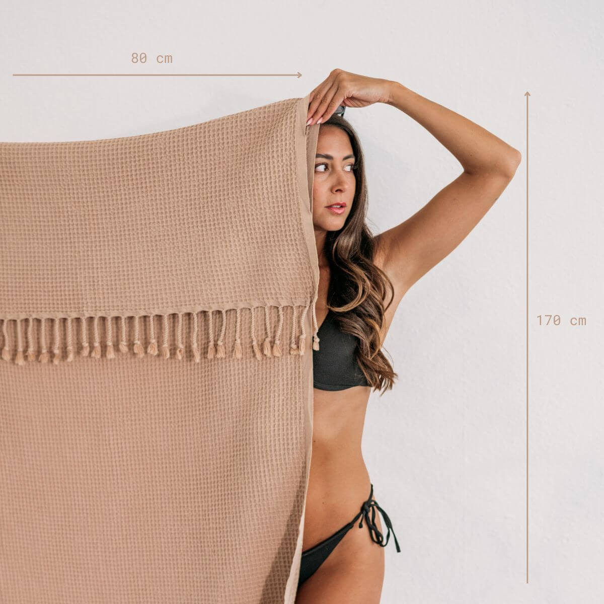 VAYVA Leichtes Strandtuch Sansibar in der Farbe Almond mit Maßen 80 x 170 cm – großzügige Größe für Strand und Sauna